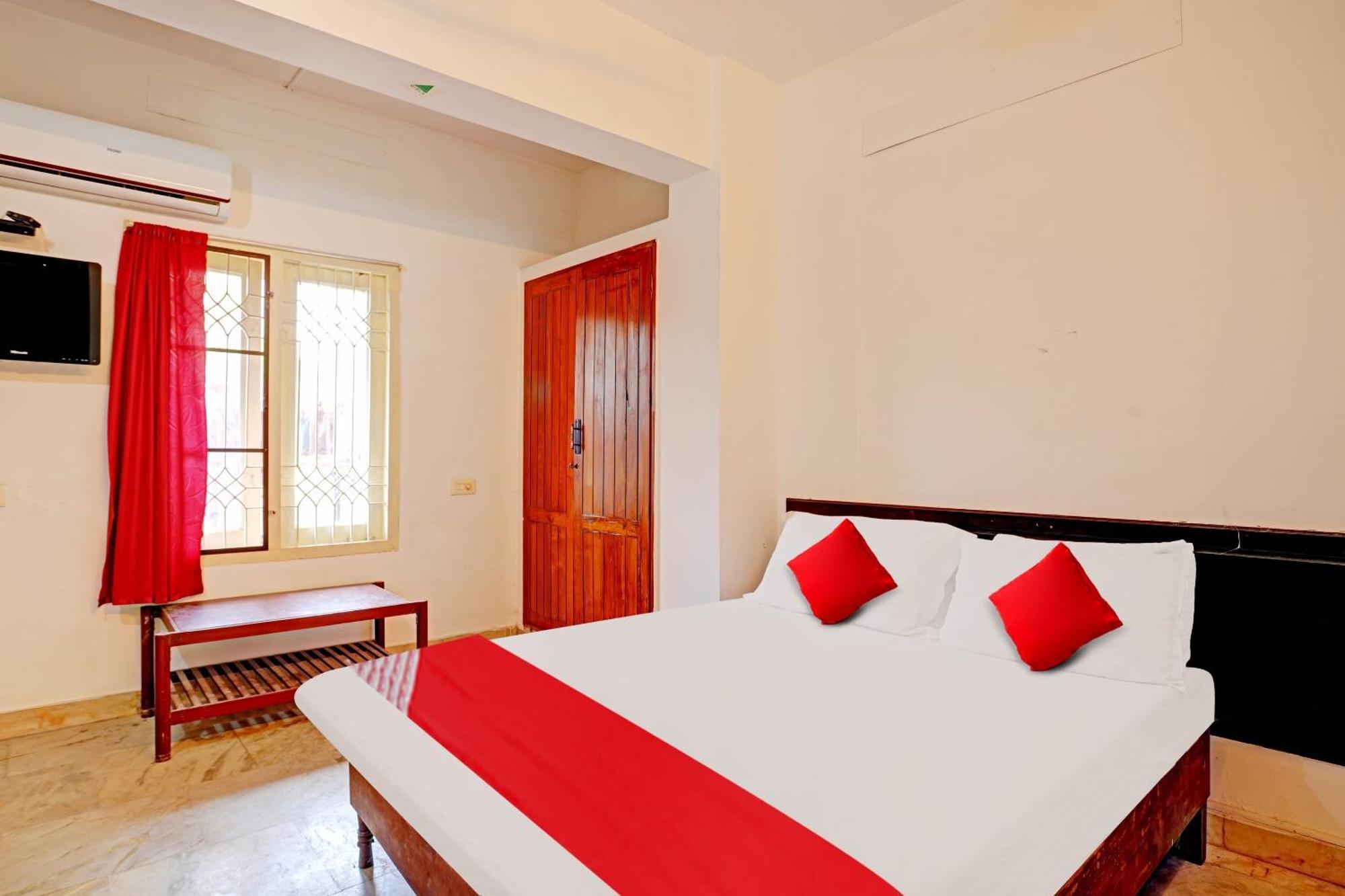Hotel O Safa Inn Trippapur Buitenkant foto