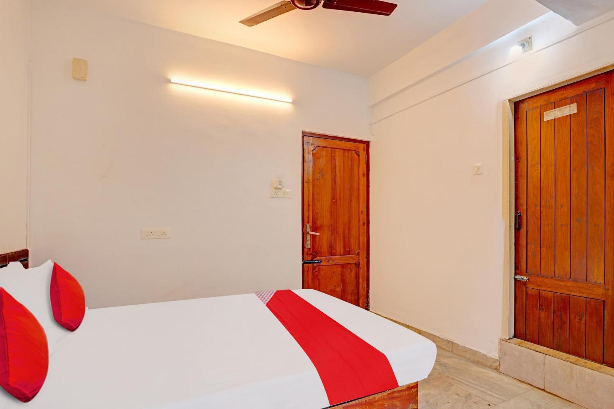 Hotel O Safa Inn Trippapur Buitenkant foto