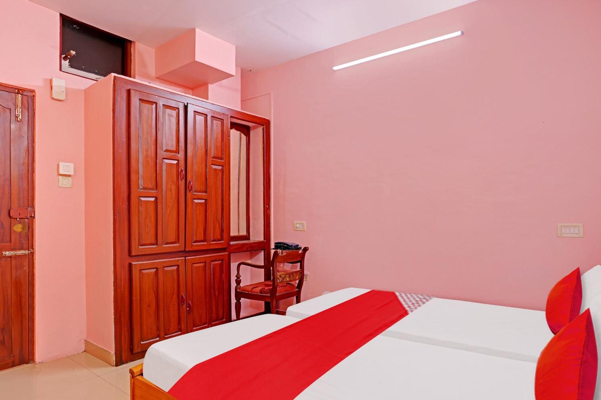 Hotel O Safa Inn Trippapur Buitenkant foto