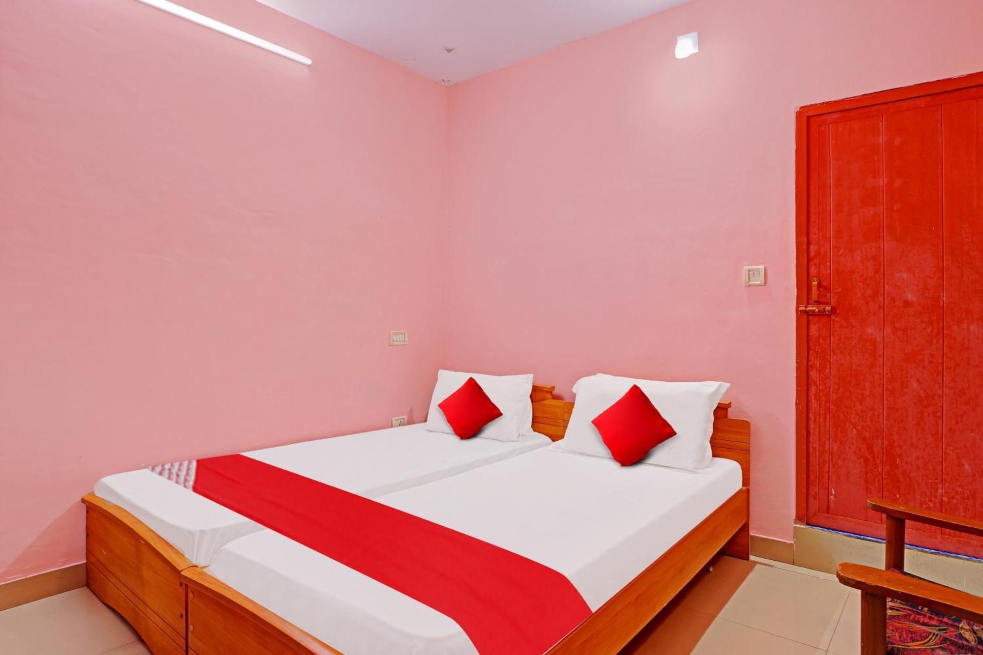 Hotel O Safa Inn Trippapur Buitenkant foto